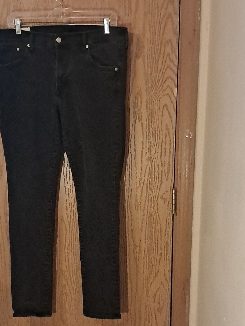 H&M Black Skinny Jeans - Sleek High-Rise Look